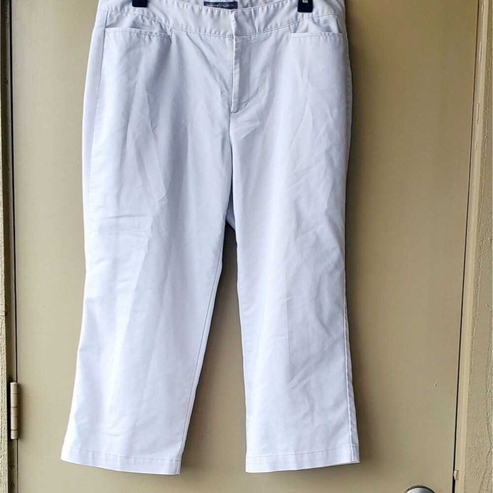 Womens Dockers Midrise Curvy Capris